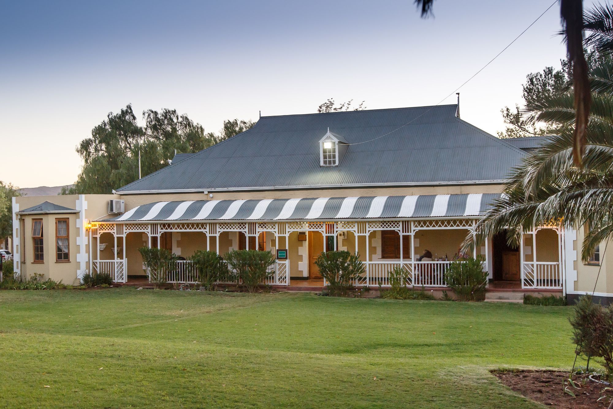 De Denne Country Guest House Oudtshoorn Exteriör bild