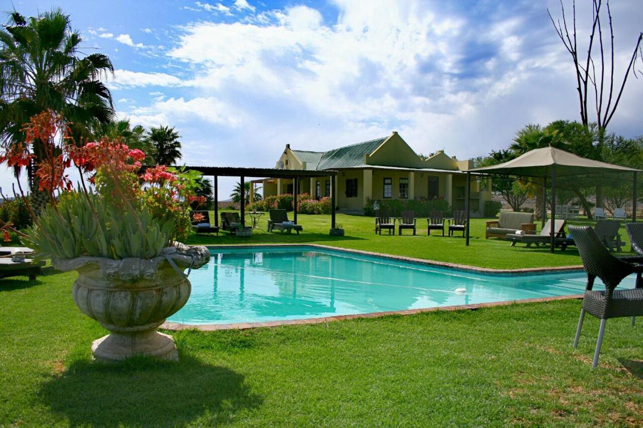 De Denne Country Guest House Oudtshoorn Exteriör bild
